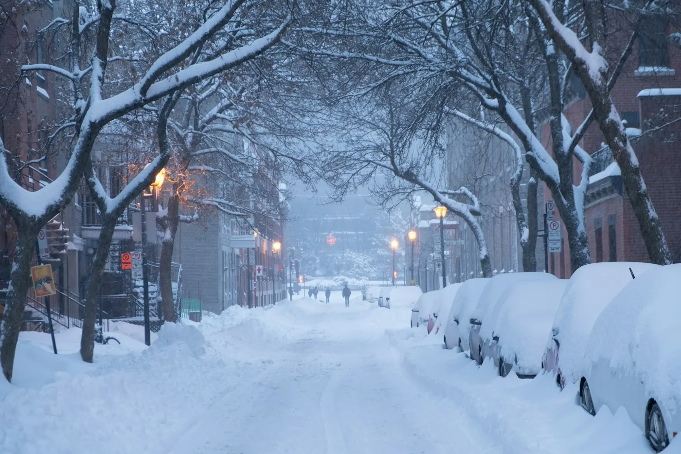 Rue enneigée de Montréal en hiver