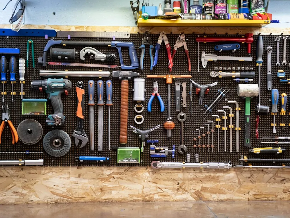 Mur d'outils professionnels de serrurier