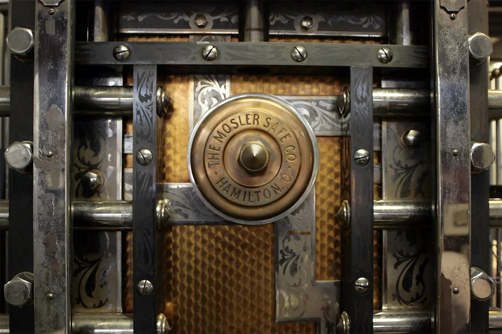 Porte métallique blindée avec serrure de sécurité